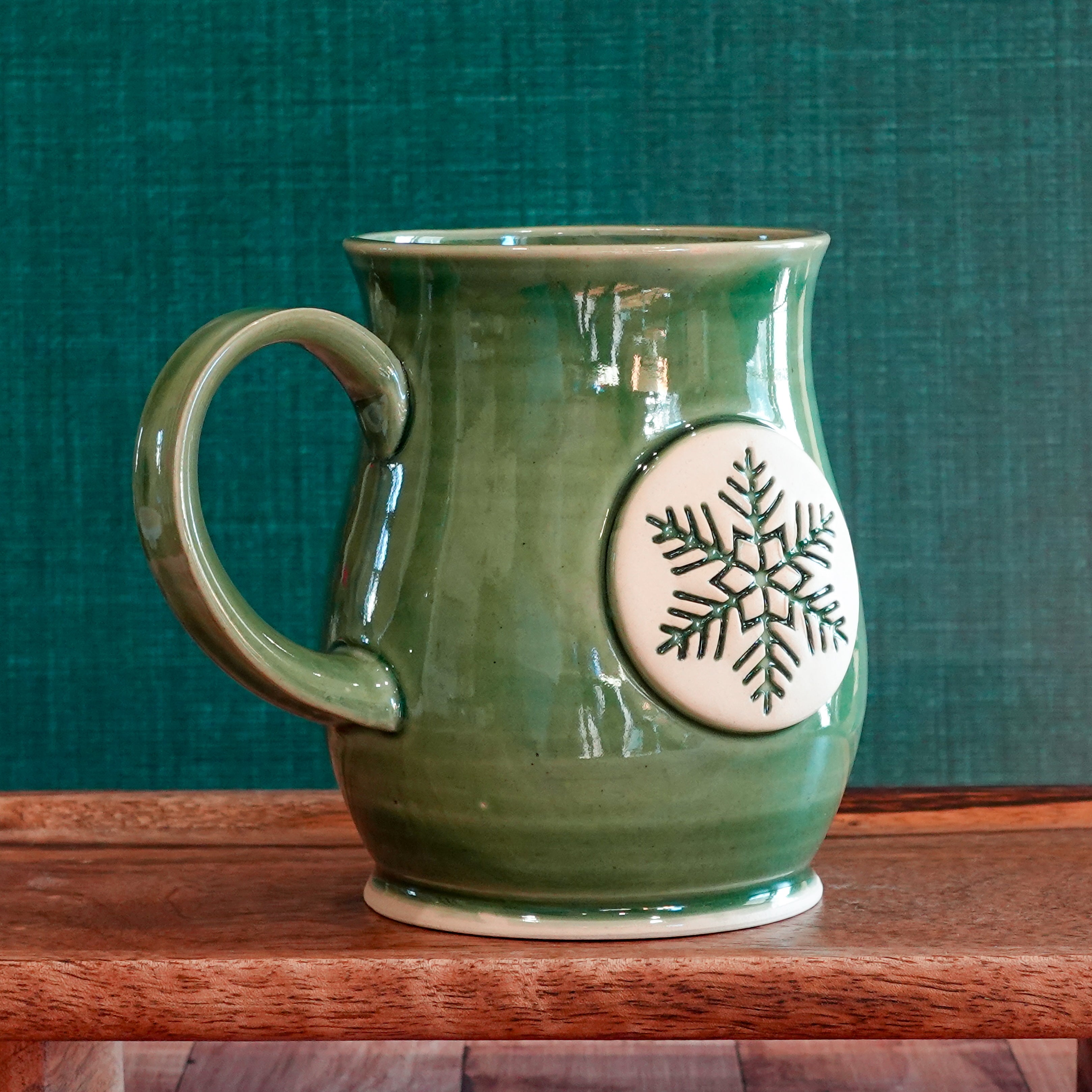 Green Snowflake  Mug - 16oz